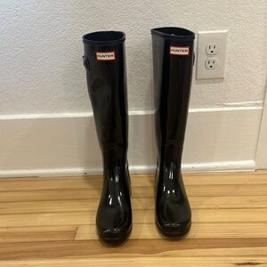 Hunter Black Tall Rain Boots- women’s original refined gloss